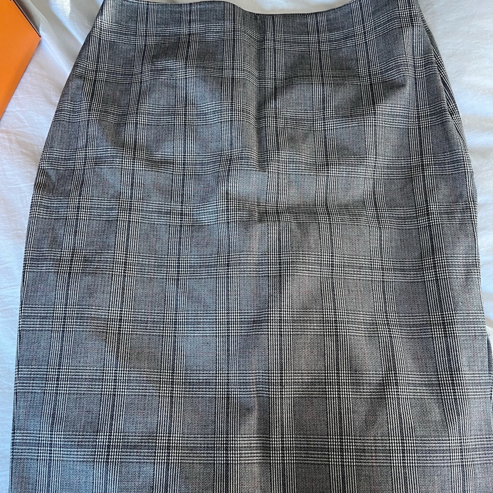 Banana republic gray pink and white pencil skirt